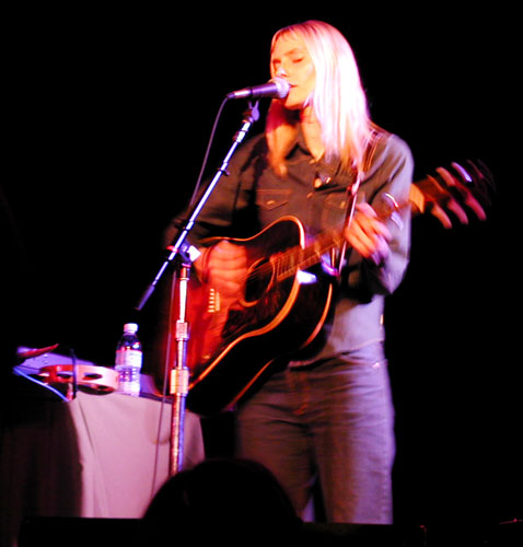 aimee-sing1.jpg