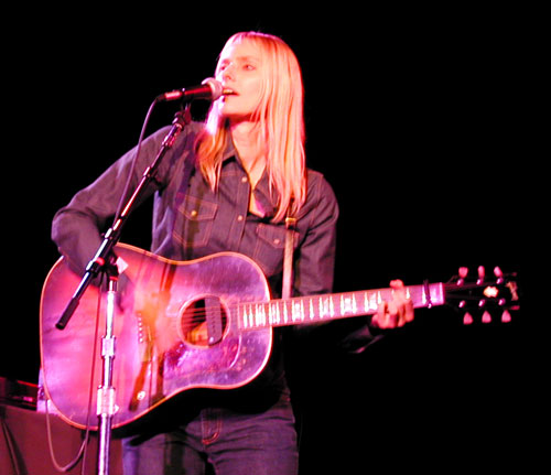 aimee-sing2.jpg